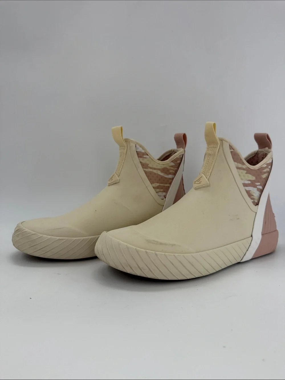 Sperry Womens Cream Chelsea Cutwater Deck Boot Size US 8.0M EU 39